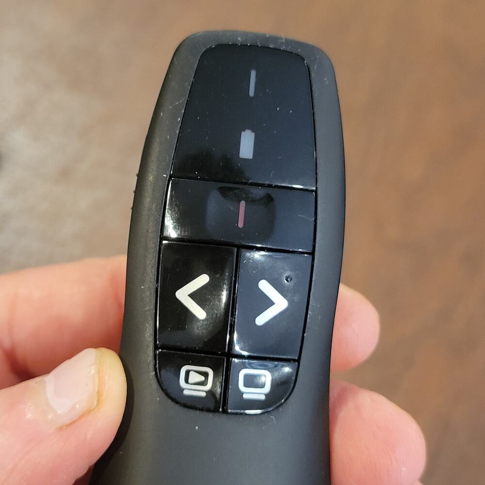 Logitech R400 Remote Wireless Presenter Laser Pointer - Picture 5 of 16